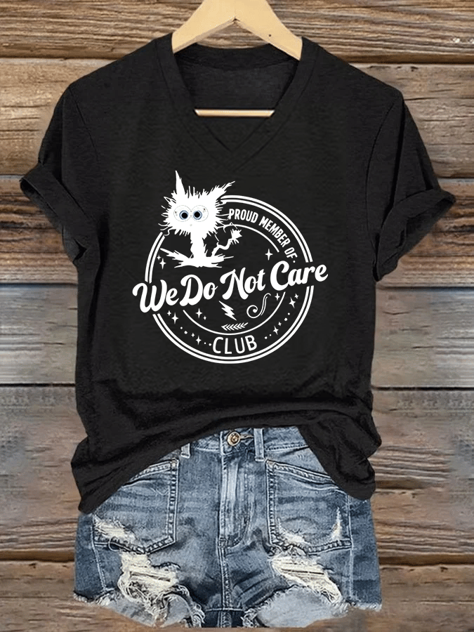 V-Neck Retro Funny Proud Member Of Club We Do Not Care Menopause Perimenopause Print T-Shirt