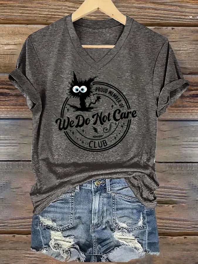 V-Neck Retro Funny Proud Member Of Club We Do Not Care Menopause Perimenopause Print T-Shirt