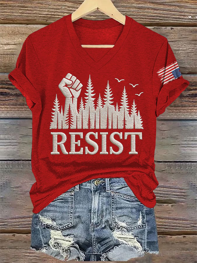 T-shirt con stampa scollo a V vintage "Resist Save The Forest Service"