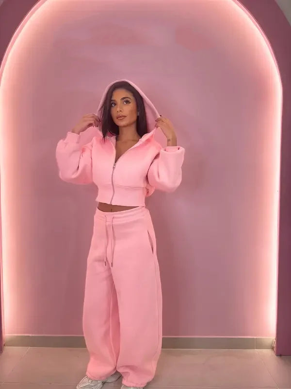 Ensemble de sport - Un survêtement deux pièces comprenant un sweat à capuche zippé à motif crocodile et un pantalon de jogging ample, doublé de molleton doux pour un confort optimal.