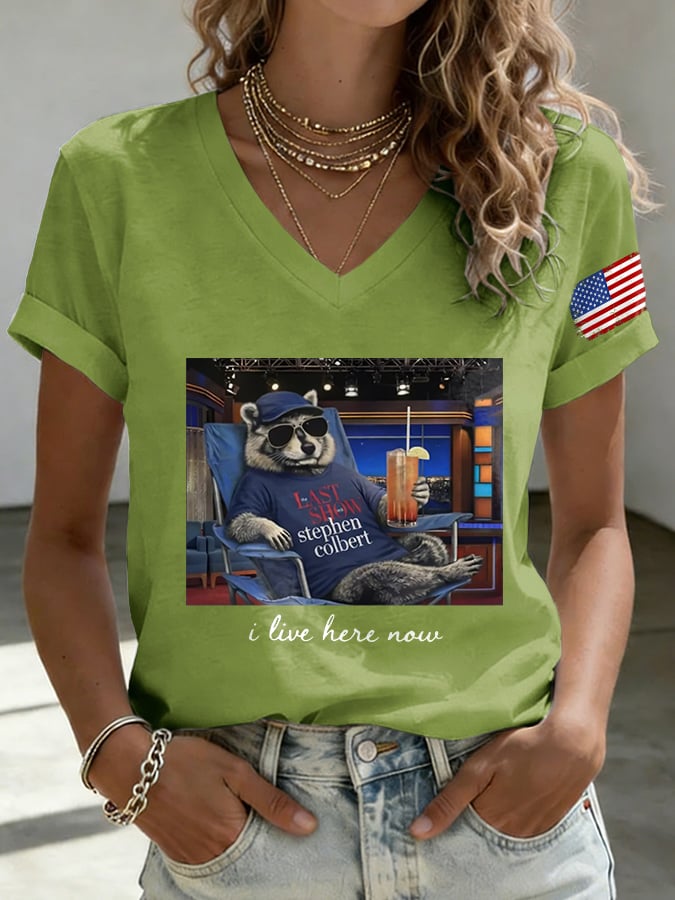 🔥Buy 3 Get 15% Off🔥V-Neck Retro Last Show Raccoon I Live Here Now Print T-Shirt
