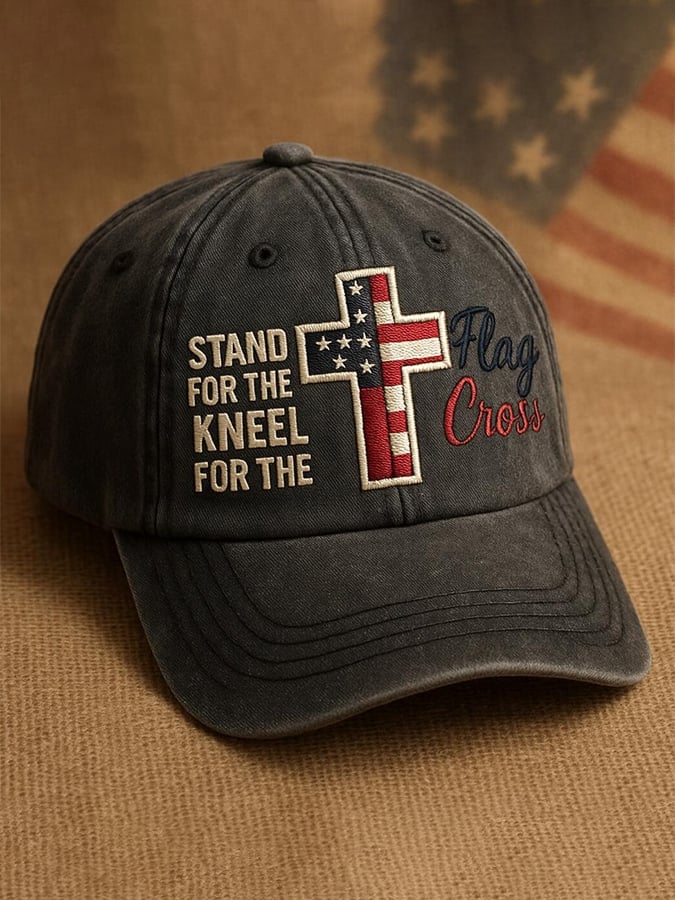 🔥Compra 3 e ottieni il 15% di sconto🔥Cappello unisex “STAND FOR THE Flag KNEEL FOR THE Cross”