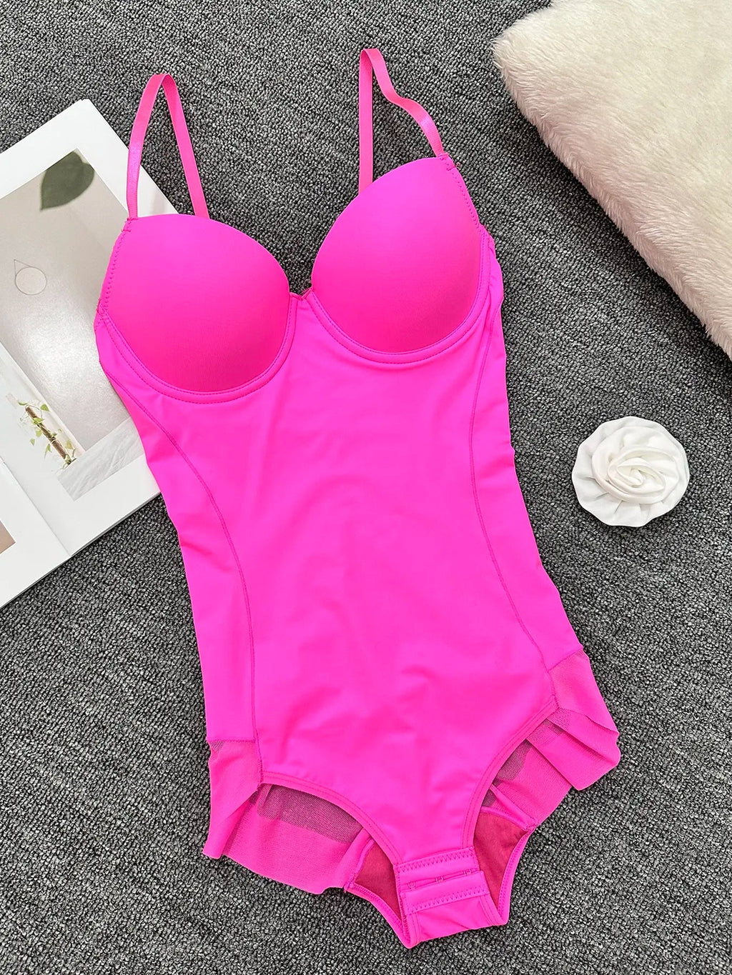 Body string gainant pour femme, couleur unie, maille contrastante transparente, bretelles réglables, contrôle du ventre, pour toutes les saisons