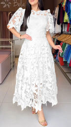 Robe femme à col rond et ajourée