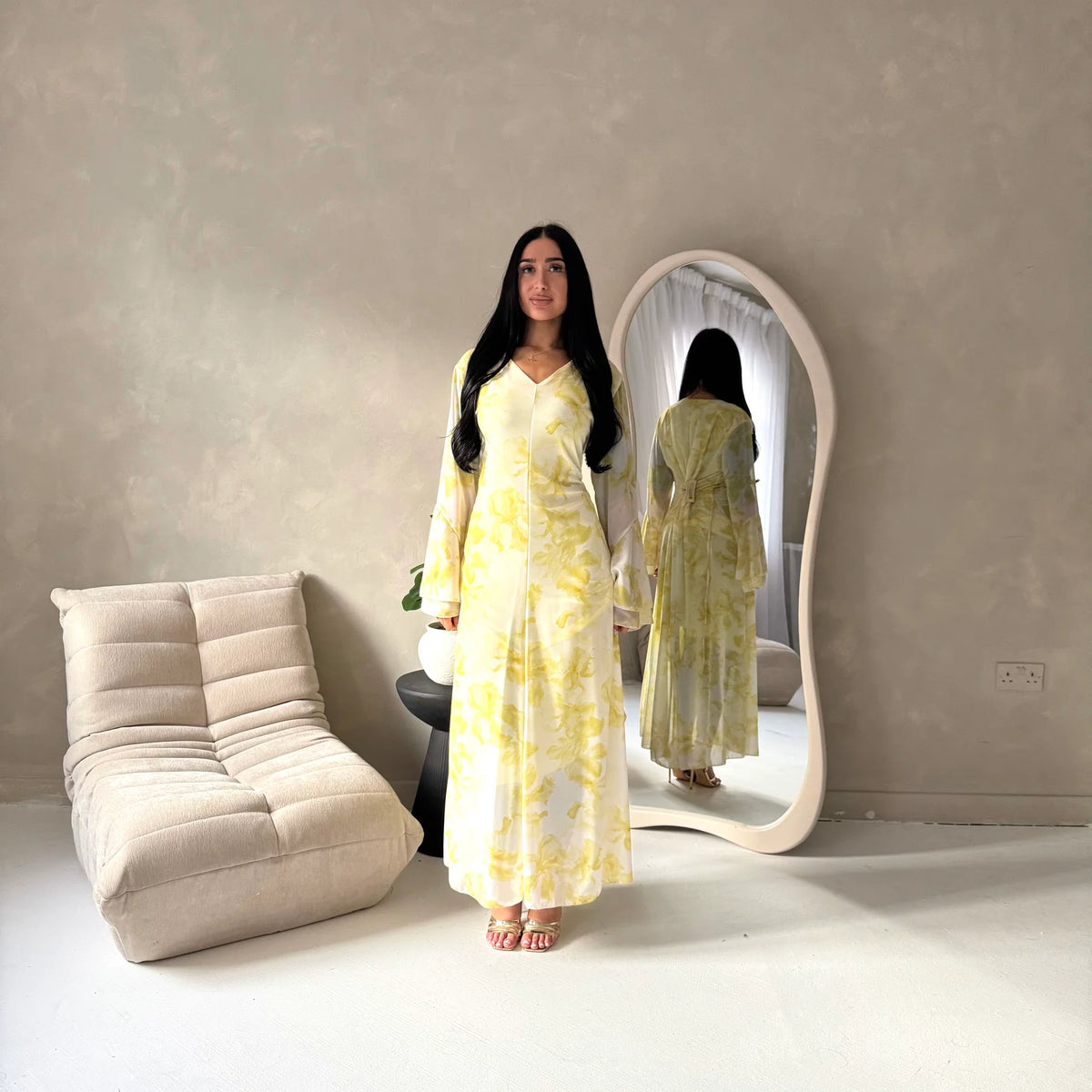 Women's elegant backless floral-lined summer dress with tie-up details