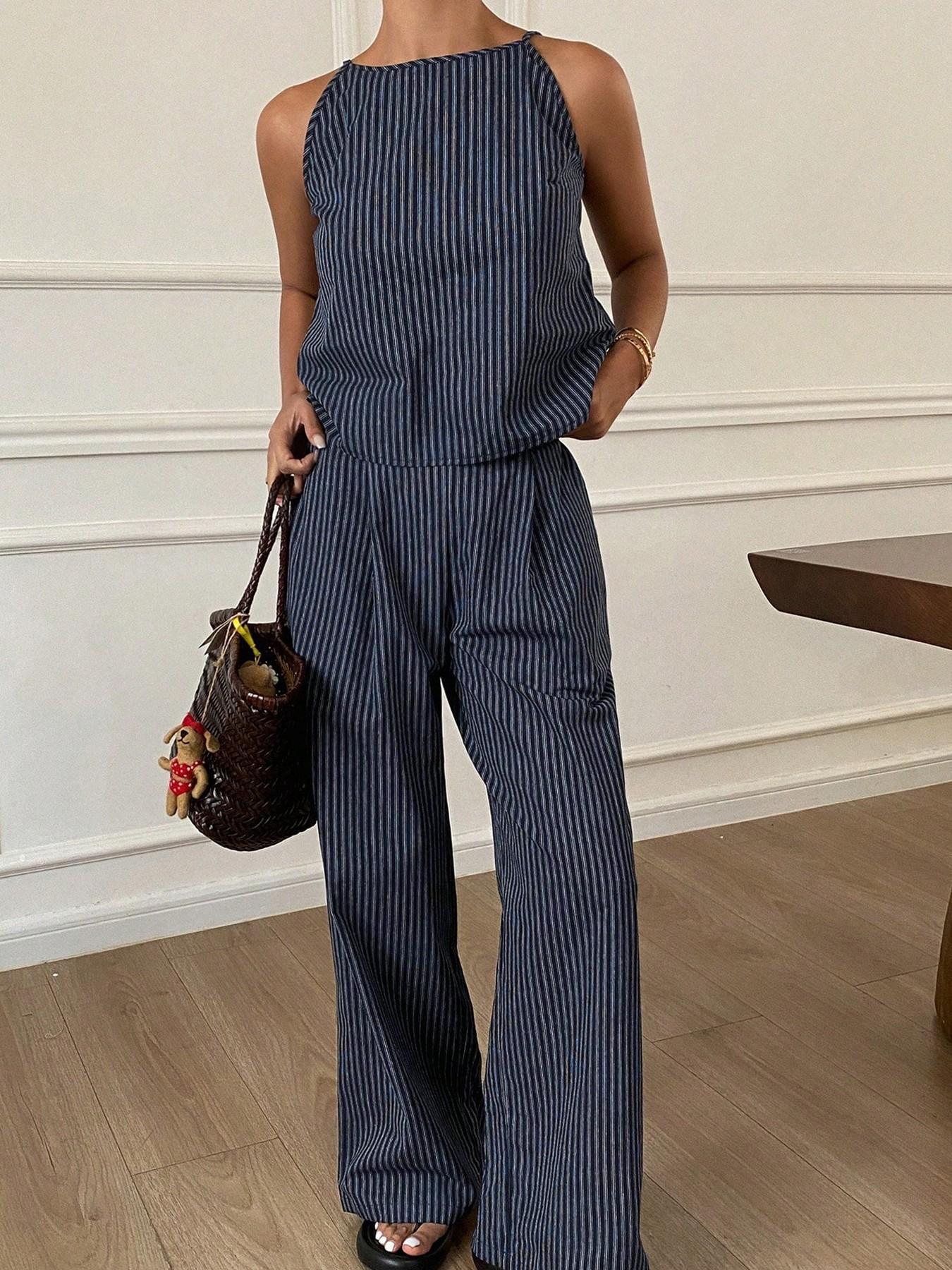 Ensemble décontracté deux pièces d'été pour femme, composé d'un débardeur léger à rayures fines et d'un pantalon long ample, ensemble confortable et élégant.
