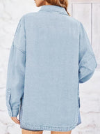 Veste en jean unie pour femme avec boutonnage sur le devant, épaules tombantes et ourlet incurvé, vêtement décontracté à manches longues avec poches et col, idéal pour le quotidien, vêtement pour femme toutes saisons