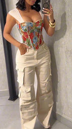 Ensemble décontracté pour femmes : Haut imprimé à col carré et lanières croisées dans le dos + pantalon patchwork multi-poches