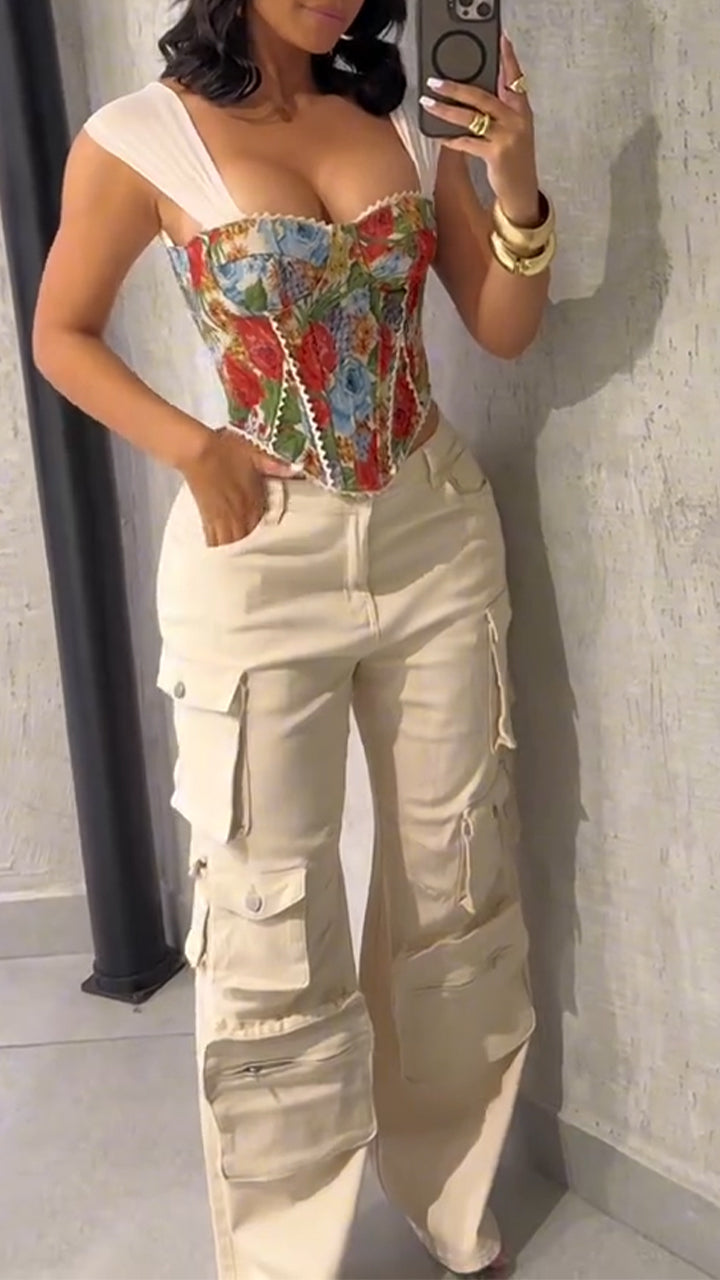 Ensemble décontracté pour femmes : Haut imprimé à col carré et lanières croisées dans le dos + pantalon patchwork multi-poches