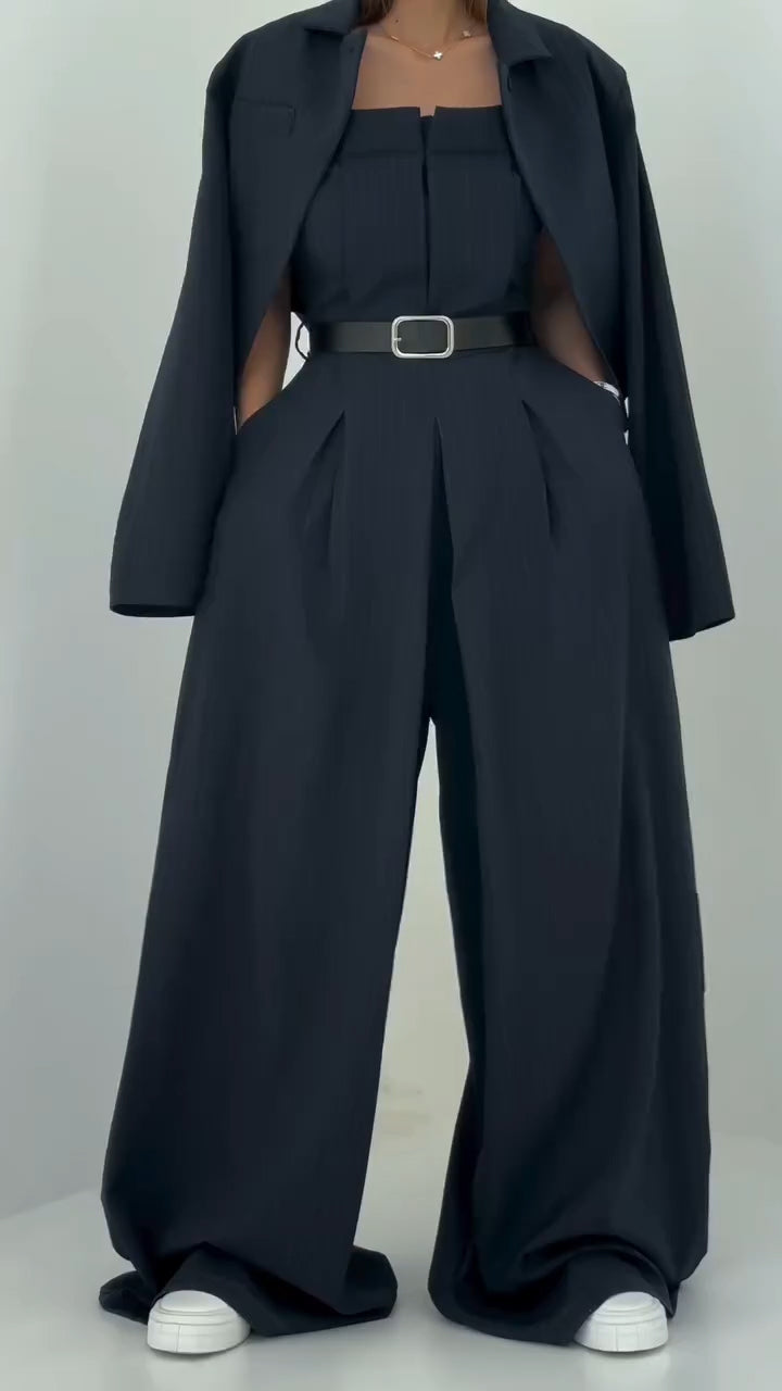 Ensemble de travail deux pièces avec combinaison bustier et veste pour femme