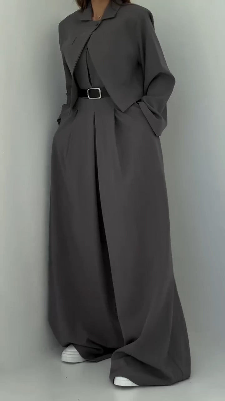 Ensemble de travail deux pièces avec combinaison bustier et veste pour femme