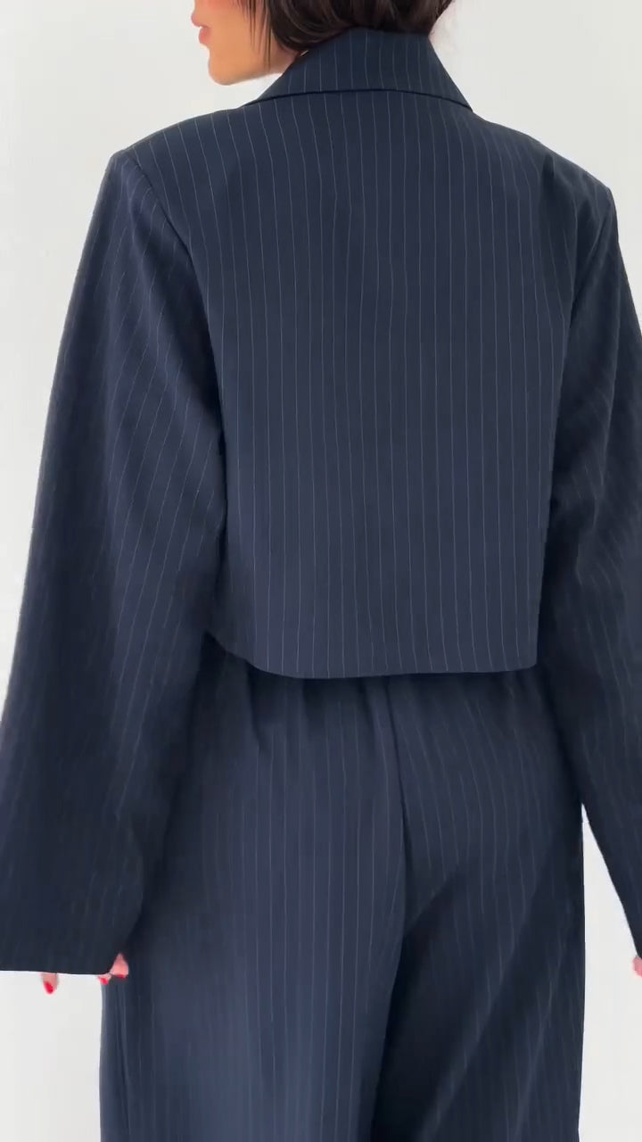 Ensemble de travail deux pièces avec combinaison bustier et veste pour femme