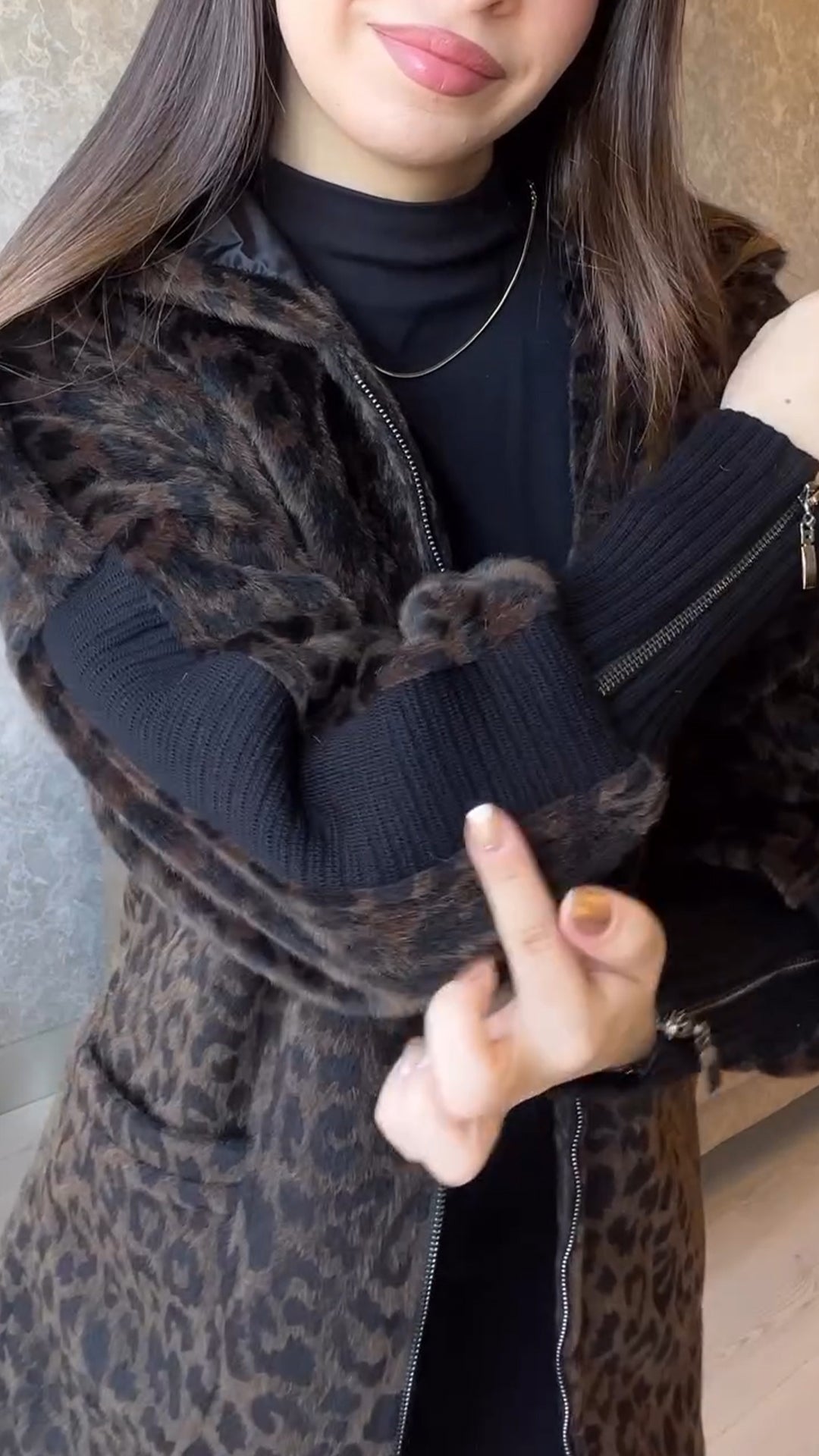 Manteau décontracté à capuche imprimé avec manches en tricot empiécé pour femme