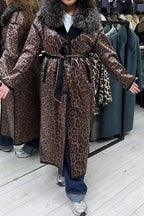 Manteau élégant pour femme en velours avec imprimé léopard, col en fourrure et laçage