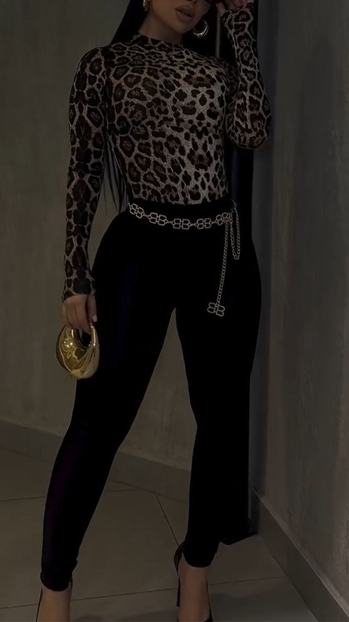 Ensemble féminin moulant col rond motif léopard (haut et pantalon) - Style tempérament