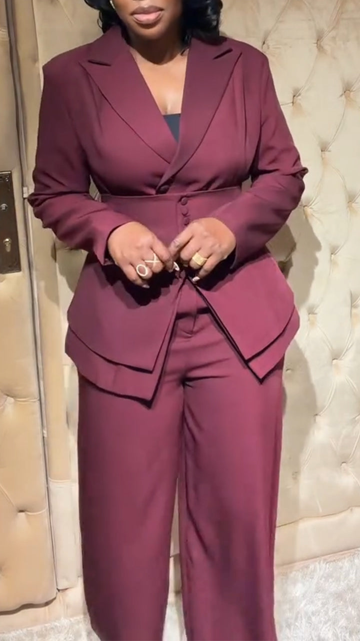 Ensemble trois pièces avec col, cravate et taille cintrée pour femme