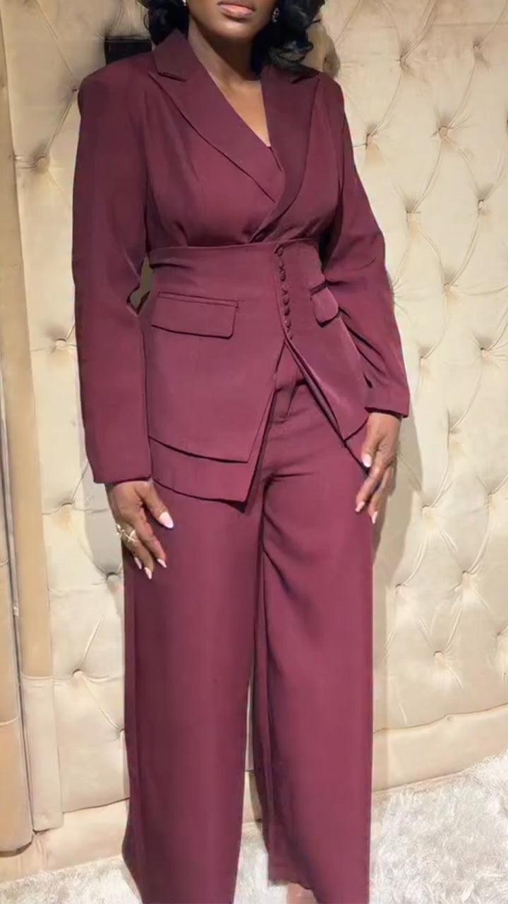 Ensemble trois pièces avec col, cravate et taille cintrée pour femme