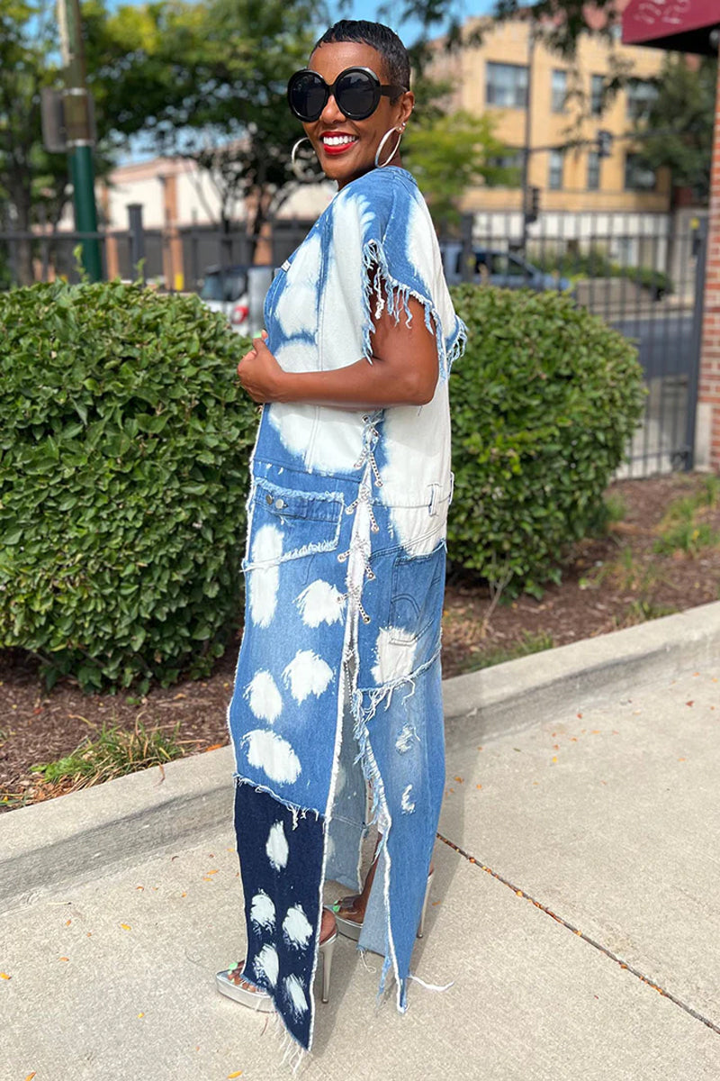 Veste longue femme sans manches en jean patchwork à bords volantés et déchirés avec fente