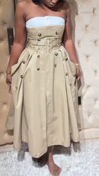 Robe élégante sans bretelles ni manches, avec patchwork et double boutonnage, pour femme