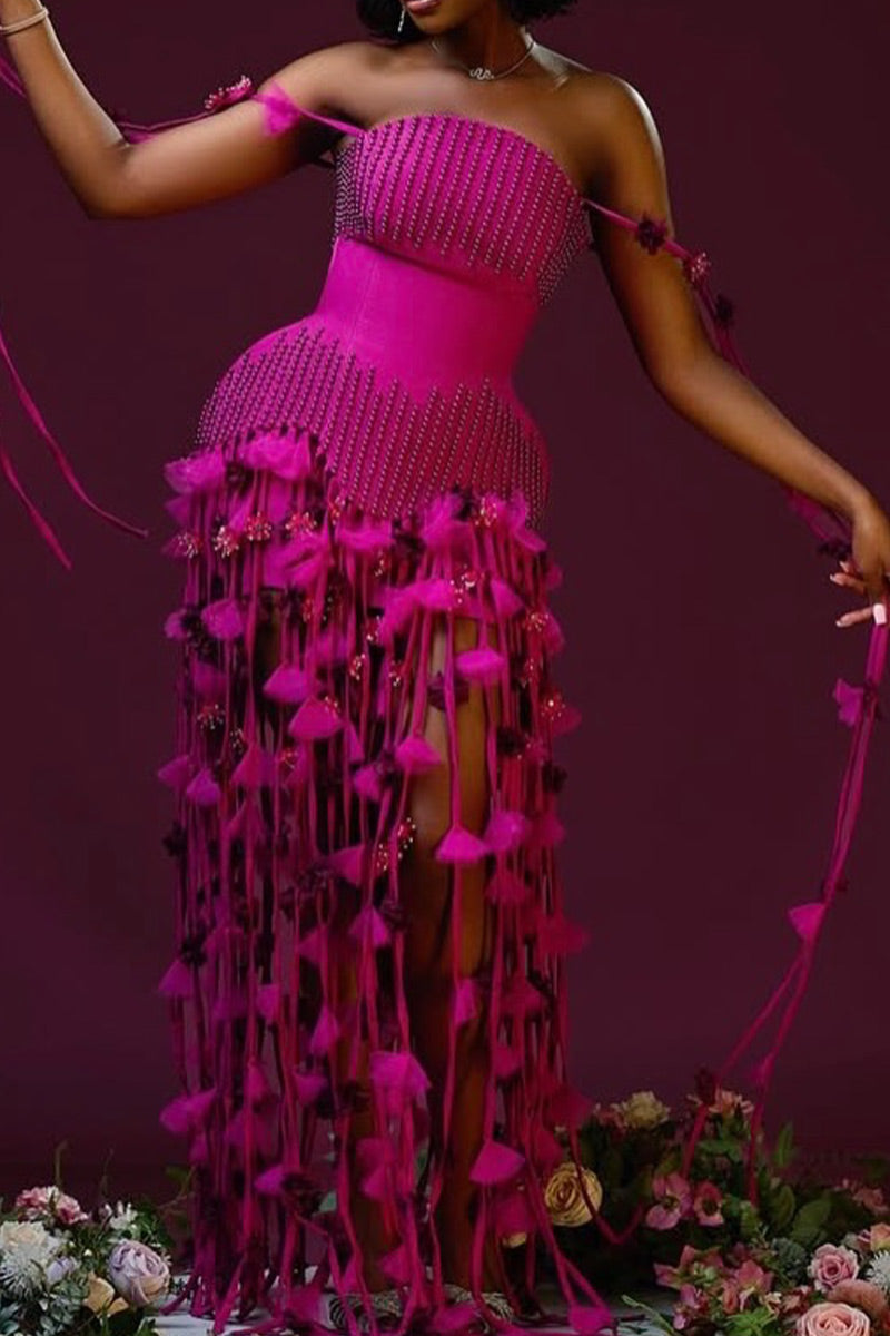 Robe courte chic et décontractée pour femme, ornée de strass magenta, de perles et de franges à pampilles, superposée de motifs floraux