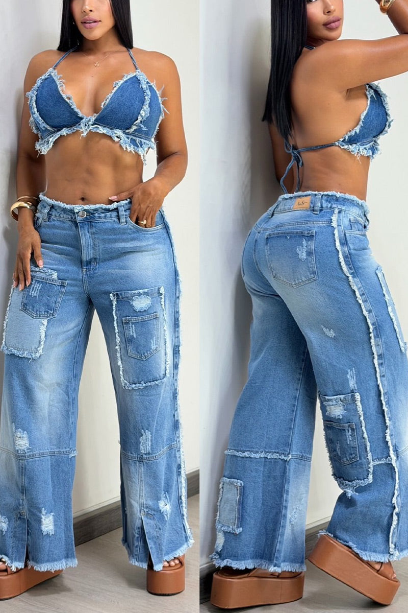 Haut court à encolure américaine en jean délavé clair pour femme avec bords effilochés OU jean ample taille haute à poches plaquées