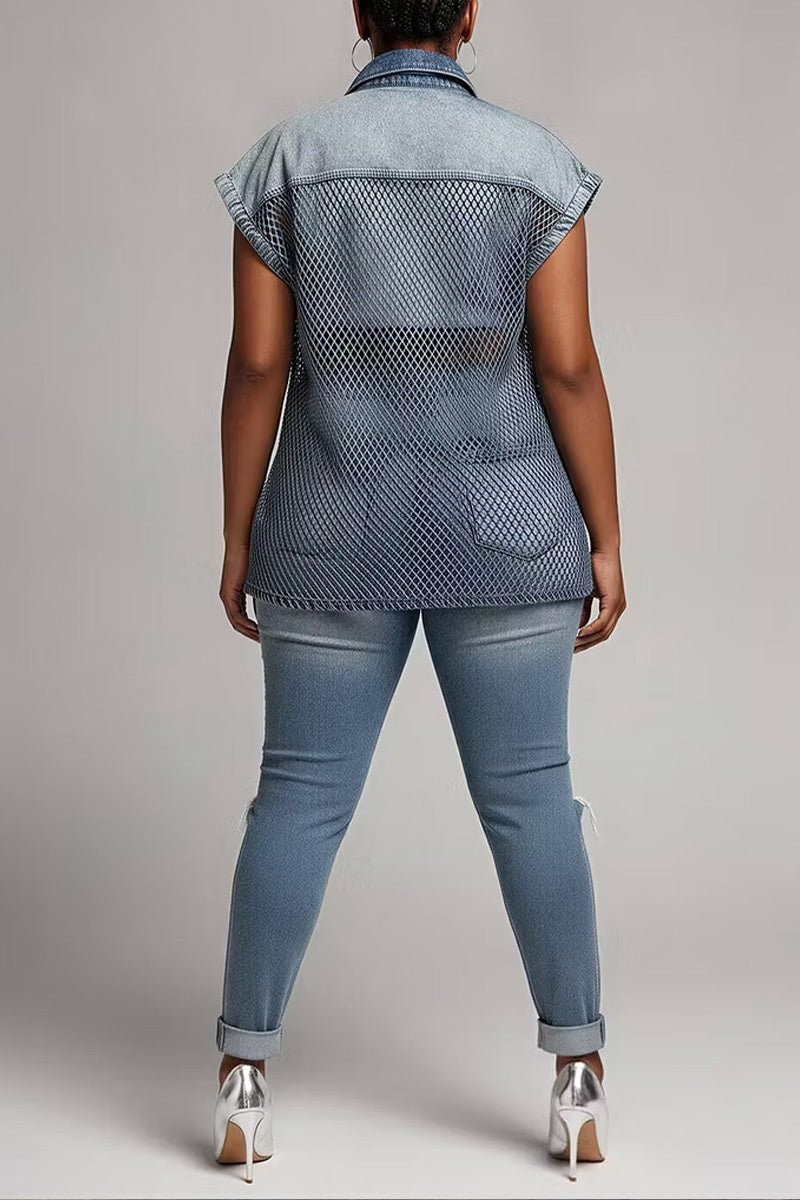 Chemise décontractée en jean délavé sans manches boutonnée à col pour femme avec empiècements en maille