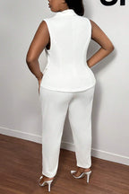 Gilet blazer blanc sans manches à revers et double boutonnage pour femme ou pantalon habillé blanc slim stretch à la cheville et taille haute