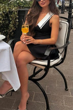 Haut court ajusté pour femme, col licou, col en V, contrastant blanc
