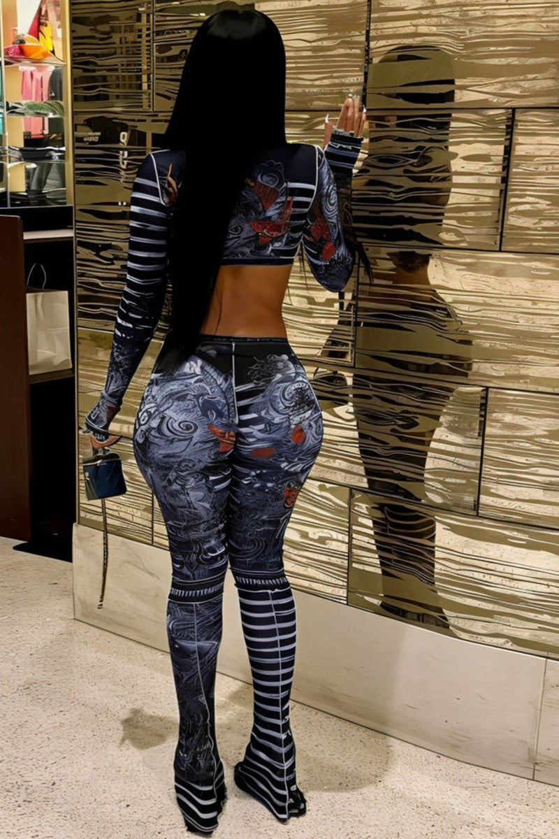 Haut court semi-transparent à imprimé dragon en maille, col en V, manches longues avec nœud sur le devant, ou pantalon évasé taille haute en maille transparente à imprimé dragon.