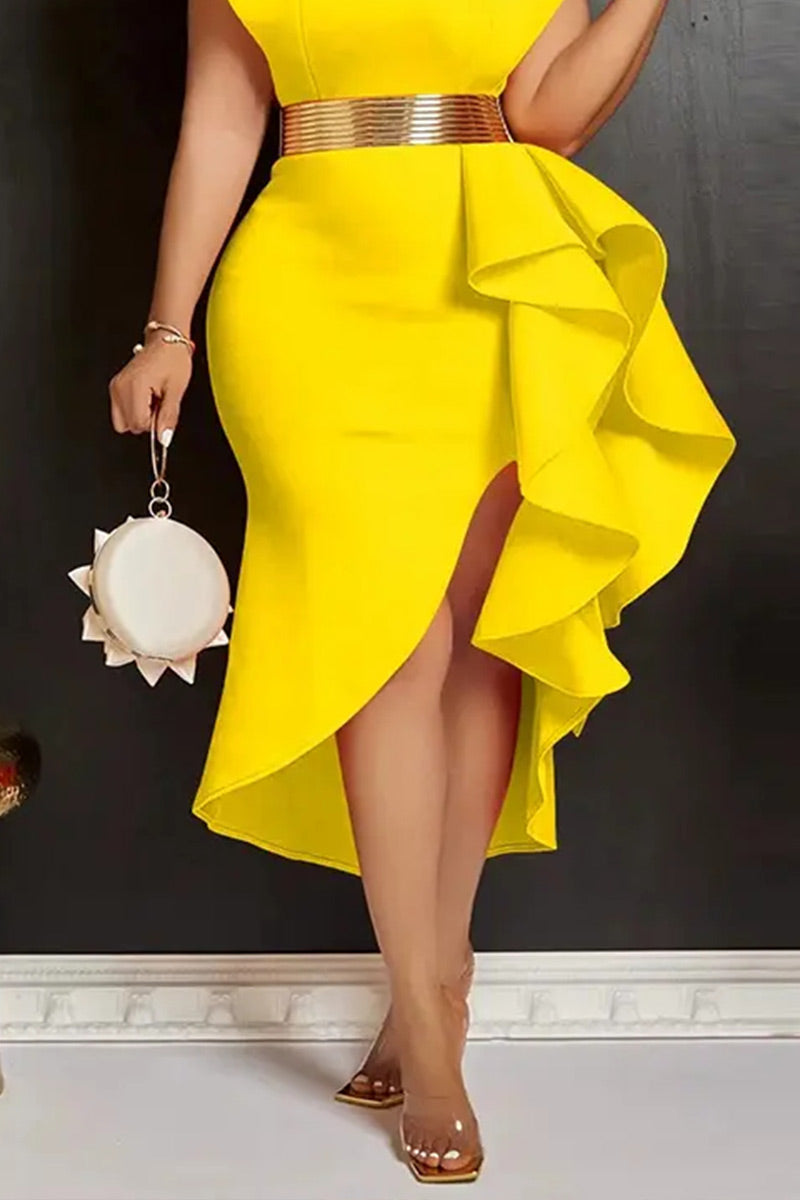 Robe de soirée midi fendue jaune unie à col en V, épaules volantées, ceinture en métal et volants pour femme