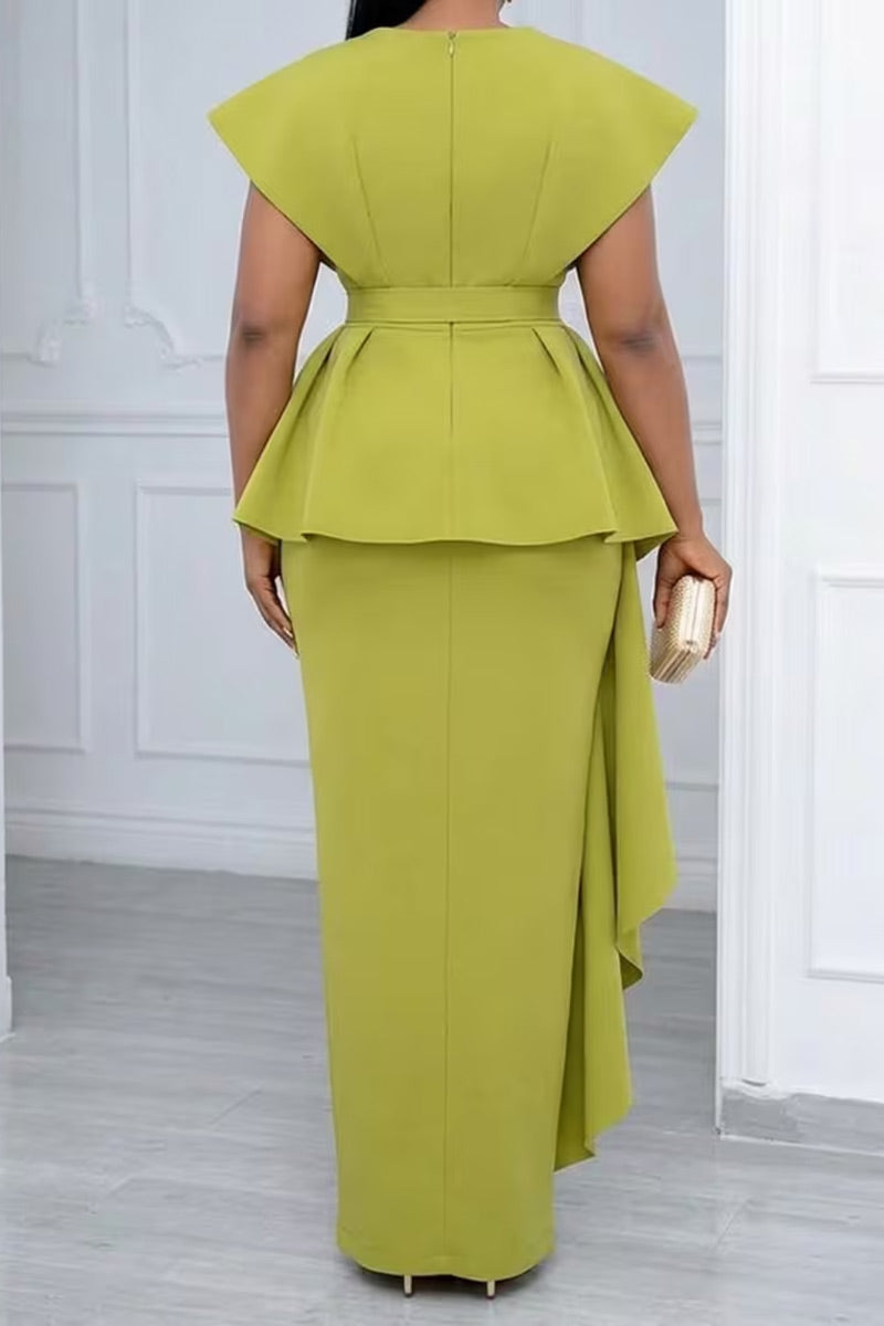 Robe longue vert olive à col cape, ceinture en strass et volants latéraux pour femme
