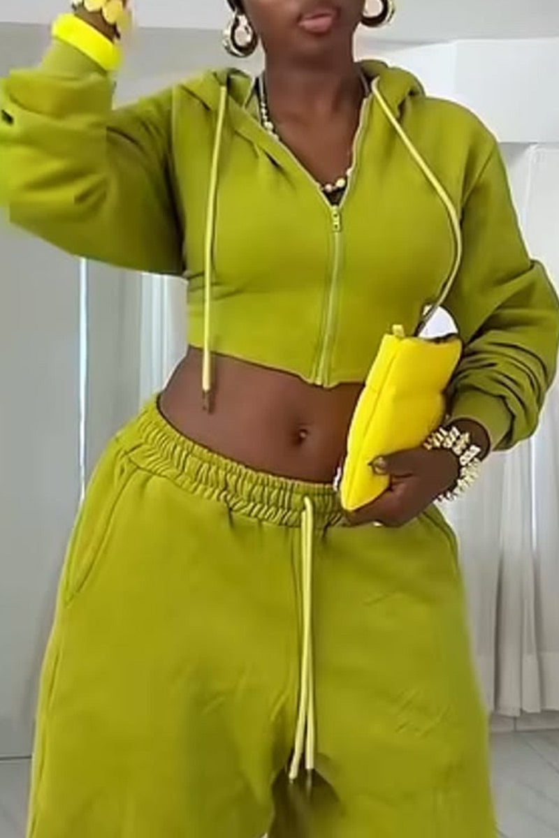 Haut de survêtement court à capuche à cordon de serrage en molleton décontracté à manches longues pour femme ou pantalon de survêtement Capri large à taille haute avec cordon de serrage pour le quotidien