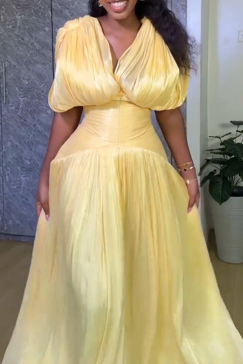 Robe élégante et brillante plissée à la taille pour femme
