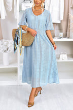 Robe longue décontractée pour femme avec encolure ras-du-cou et découpes en dentelle