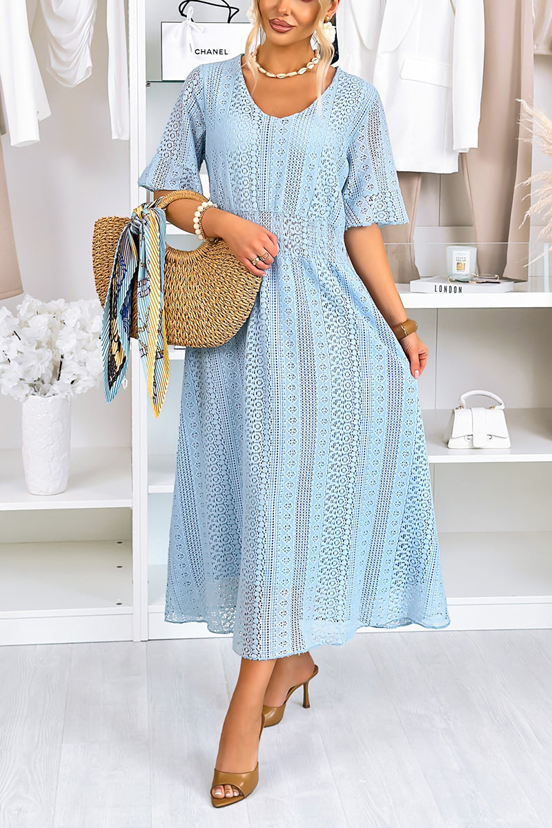Robe longue décontractée pour femme avec encolure ras-du-cou et découpes en dentelle