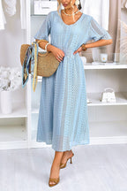 Robe longue décontractée pour femme avec encolure ras-du-cou et découpes en dentelle