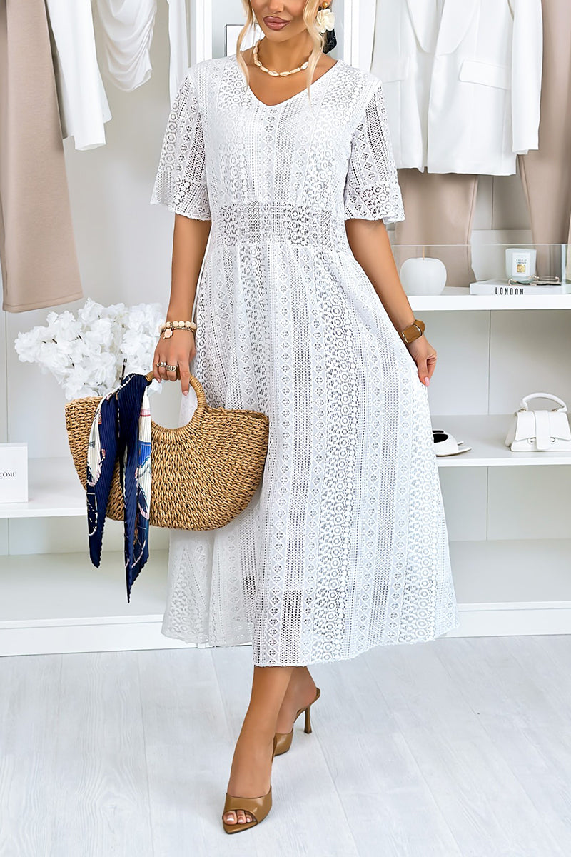 Robe longue décontractée pour femme avec encolure ras-du-cou et découpes en dentelle