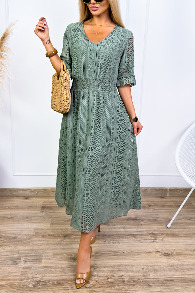 Robe longue décontractée pour femme avec encolure ras-du-cou et découpes en dentelle