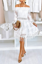 Robe décontractée à épaules dénudées avec empiècement en dentelle et ourlet à franges pour femme