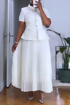 Ensemble deux pièces gilet boutonné élégant et jupe plissée pour femme