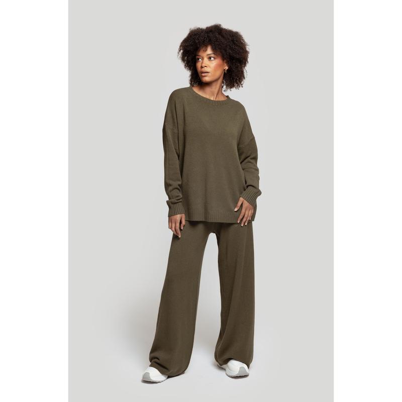 Completo due pezzi in maglia: T-shirt a maniche lunghe, girocollo, pantaloni con elastico in vita, maglia di medio spessore, comodo e versatile, abbigliamento femminile, adatto all'uso quotidiano, specialmente per i cambi di stagione.