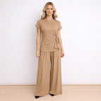 Ensemble avec pantalon fluide et haut à nœud