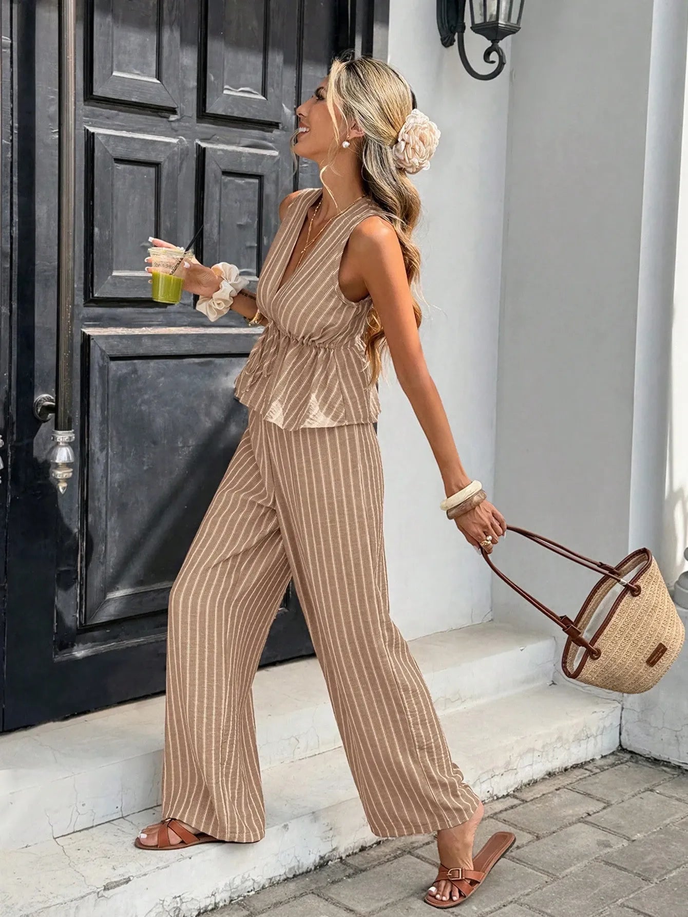 Ensemble deux pièces rayé pour femme : Haut sans manches à nouer à la taille et pantalon long décontracté — Style bohème vintage, tenue de ville