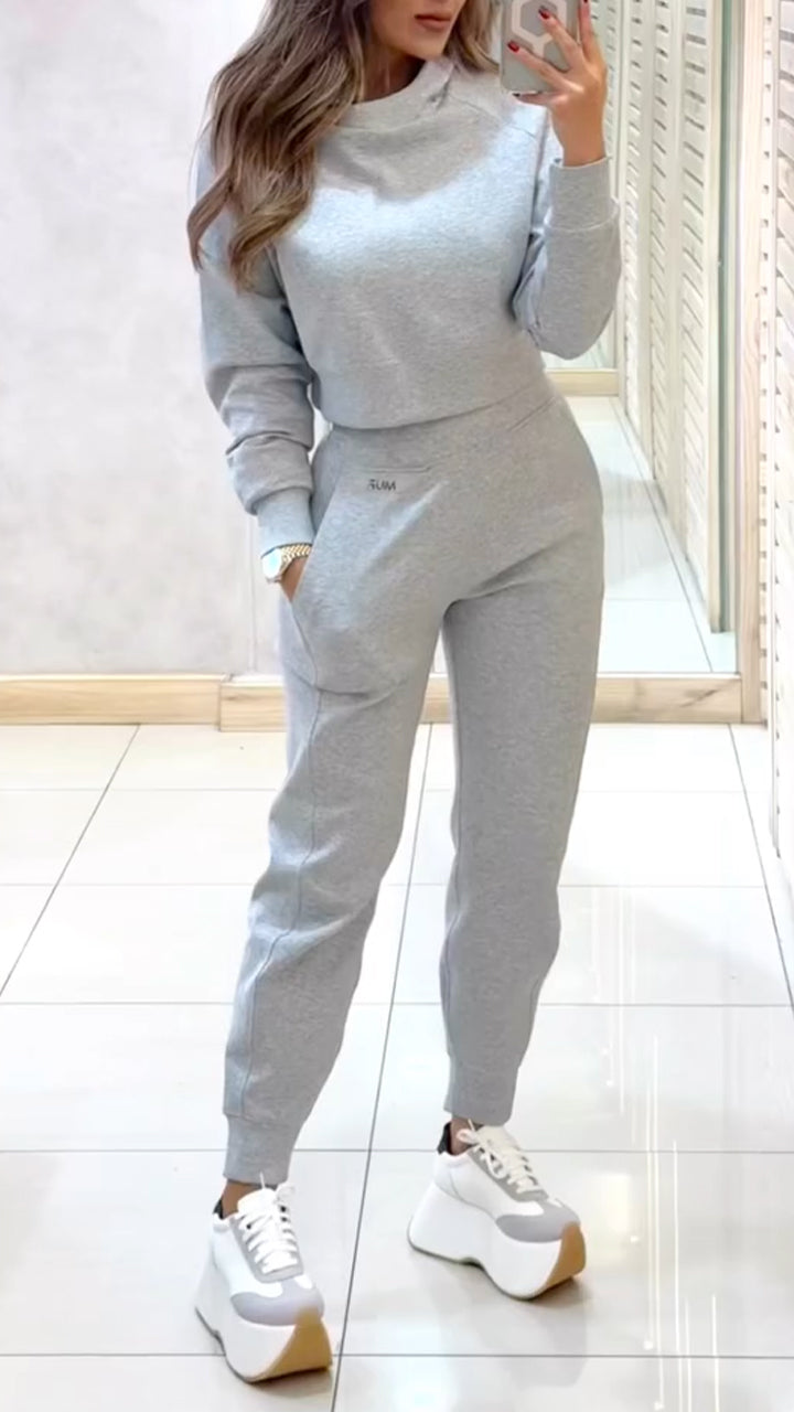 Ensemble pull décontracté pour femme à col montant et manches longues, idéal pour l'automne et l'hiver.