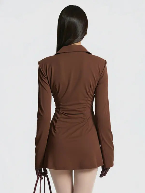 Robe élégante pour femme, couleur unie, col en V profond, taille froncée tendance, parfaite pour les fêtes de printemps et d'automne