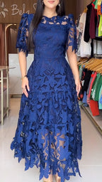 Robe femme à col rond et ajourée