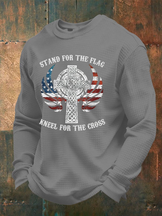 T-shirt a maniche lunghe in waffle da uomo "Stand For The Flag Kneel For The Cross"