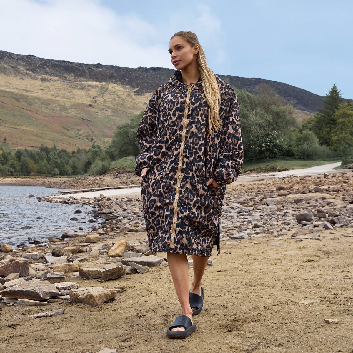 Peignoir de Séchage Imperméable Coupe-Vent, Robe de Changement Doublée Polaire Sherpa Douce, Manteau Veste à Capuche Surdimensionné à Manches Longues pour Enfants, Adultes, Hommes, Femmes, Surf, Plage, Natation, Restez au Sec