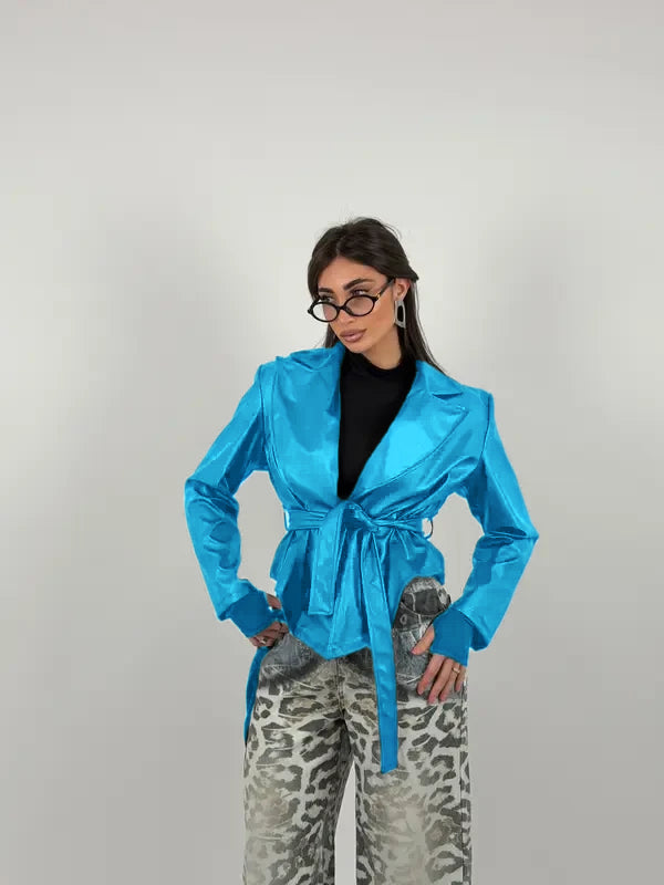 Veste avec ceinture à la taille