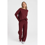 Completo due pezzi in maglia: T-shirt a maniche lunghe, girocollo, pantaloni con elastico in vita, maglia di medio spessore, comodo e versatile, abbigliamento femminile, adatto all'uso quotidiano, specialmente per i cambi di stagione.